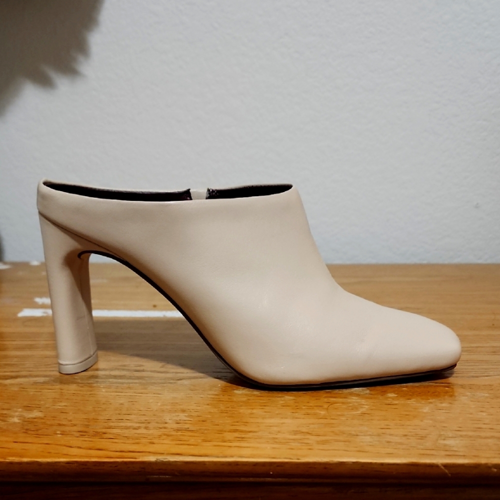 Elegant Cream Women's Mules